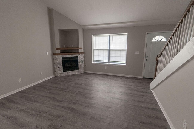 Building Photo - 3306 Dove Dr