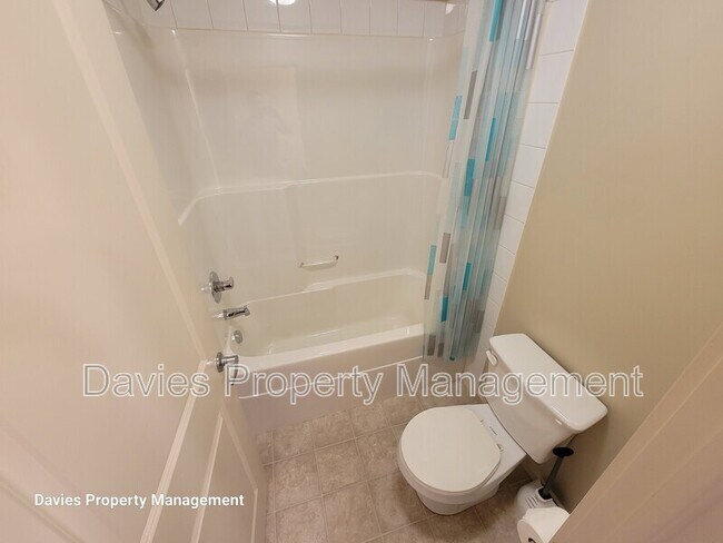 Photo du bâtiment - 1196 Hyndman Rd NW