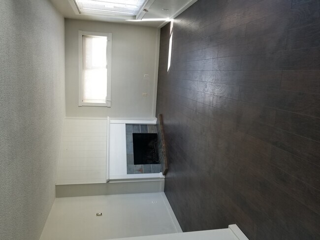 Foto del edificio - Ready just in time to garden!