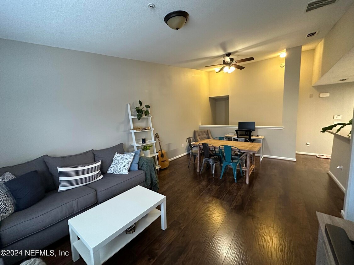 Primary Photo - 7059 Deer Lodge Cir