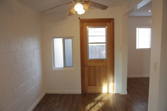 Building Photo - 5226 Range View Ave