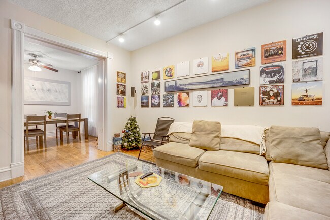 Foto del edificio - 2735 N Magnolia Ave