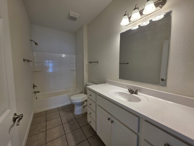 Foto del edificio - 3/2/2-Oakdale Floorplan