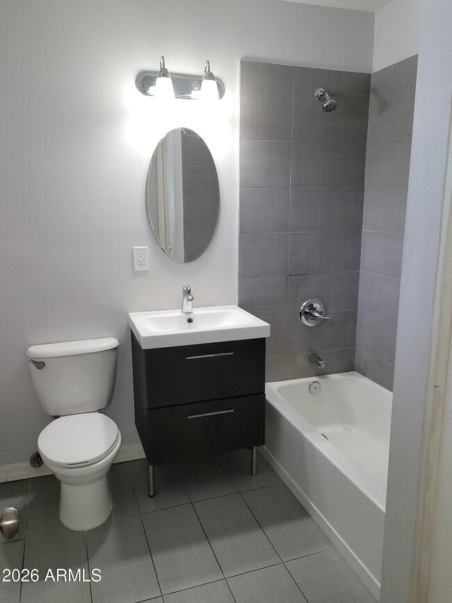 Foto del edificio - 6947 E 6th St