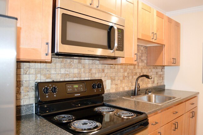 Building Photo - 152 North St