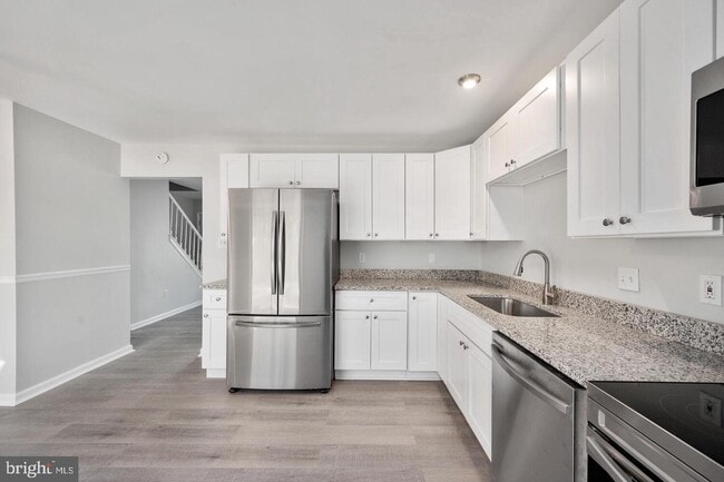 Building Photo - 5132 Cottonwood Ct