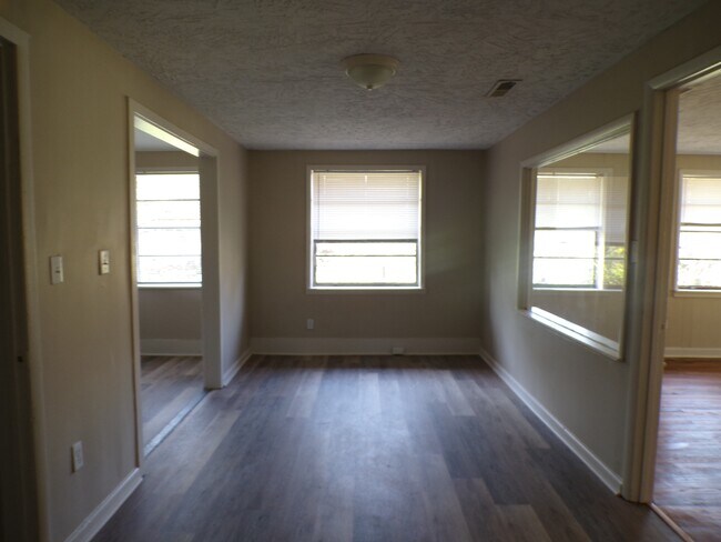 Foto del edificio - 9621 Westfield Rd