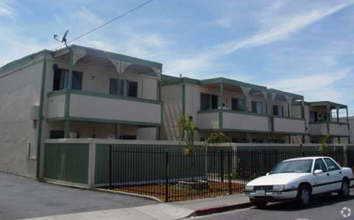 Building Photo - 1127 Virginia Ln