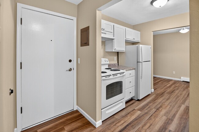 Foto del edificio - 5110 Pebblebrook Dr