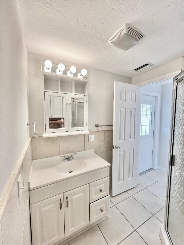Building Photo - 2055 Doud St