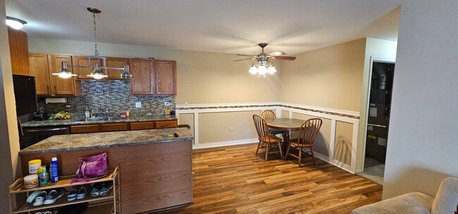 Building Photo - 893 Golf Course Rd