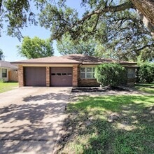 Building Photo - 4602 Redstart St