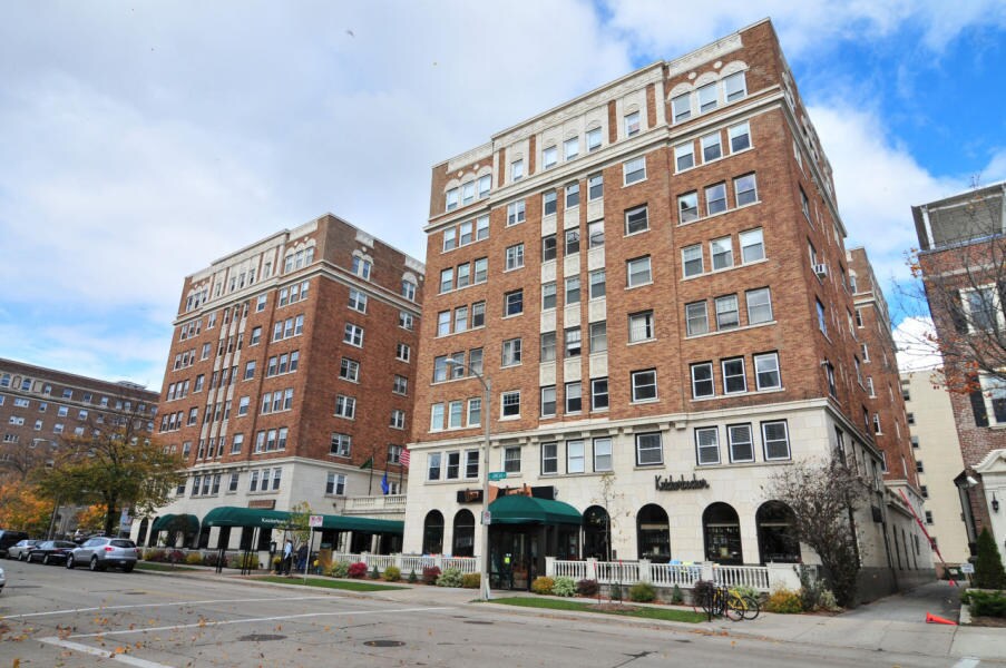 1028 E Juneau Ave Unit 202, Milwaukee, WI 53202 Condo for Rent in