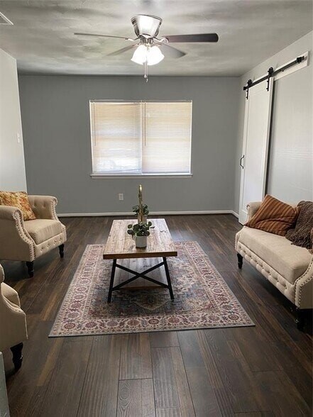 Photo - 4721 Bucknell Dr House