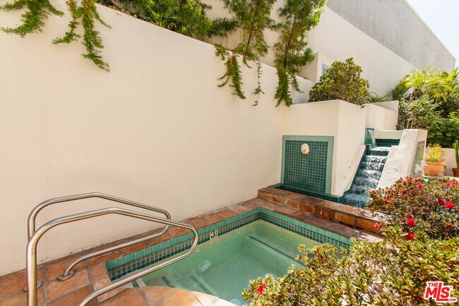 Foto del edificio - 15500 W Sunset Blvd
