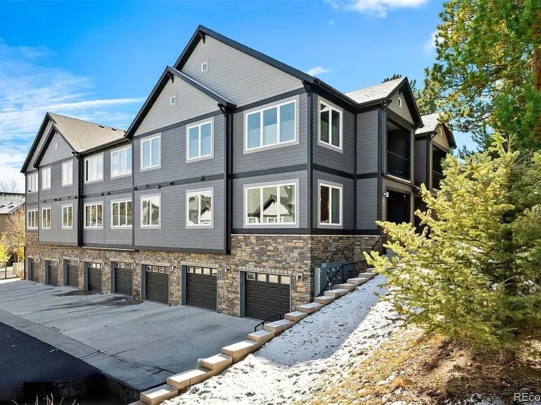 condo building - 31192 Black Eagle Dr