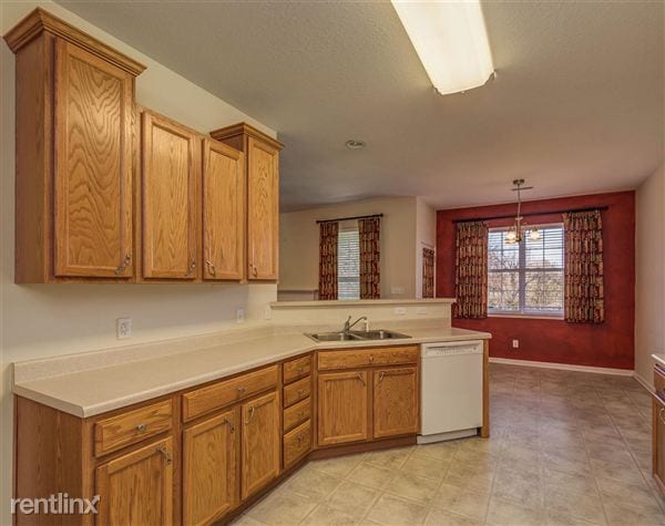Building Photo - 6305 Beaver Ridge Rd