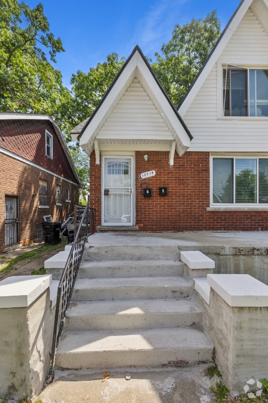 Building Photo - 15716 Cherrylawn St