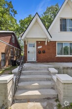 Building Photo - 15716 Cherrylawn St
