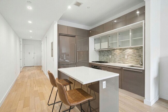 Building Photo - 75 Wall St