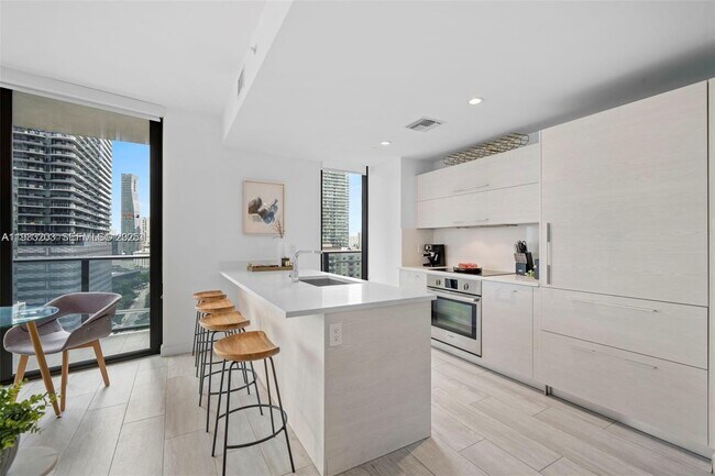 Foto del edificio - 45 SW 9th St