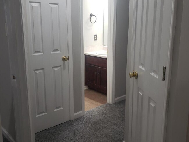 Building Photo - 502 Chadwyck Cir