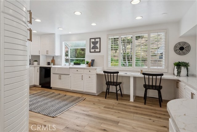 Building Photo - 30047 Knoll View Dr