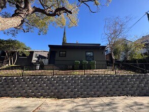 Building Photo - 456 N Westmoreland Ave