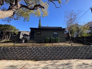 Building Photo - 456 N Westmoreland Ave