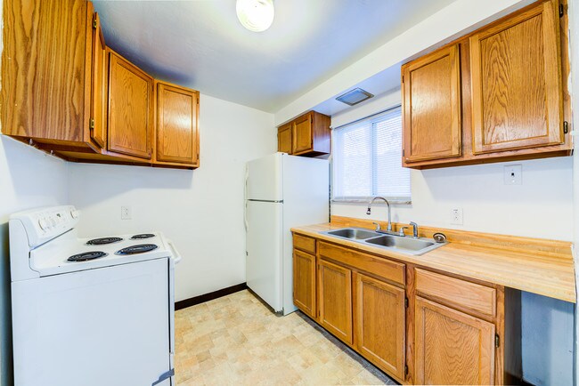 Building Photo - 3961 Utah Ct