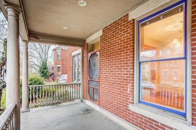 Building Photo - Wilber Ave 250 TNR
