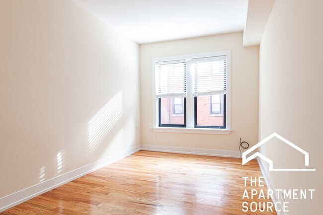 Foto del edificio - 3519 N Racine Ave