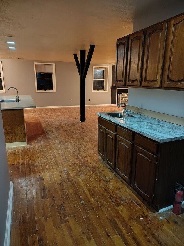 Building Photo - 317 Perry St