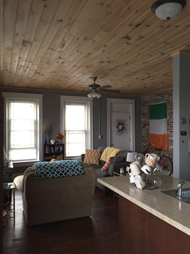 Photo - 1 Bedroom 1 Bath Upstairs Downtown Lafayette Apartment