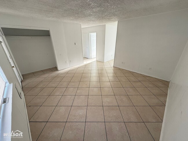 Foto del edificio - 306 W Pierce St
