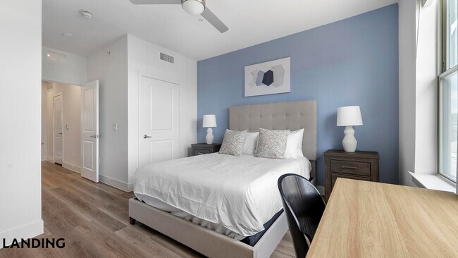 Foto del edificio - 6525 Ed Bluestein Blvd