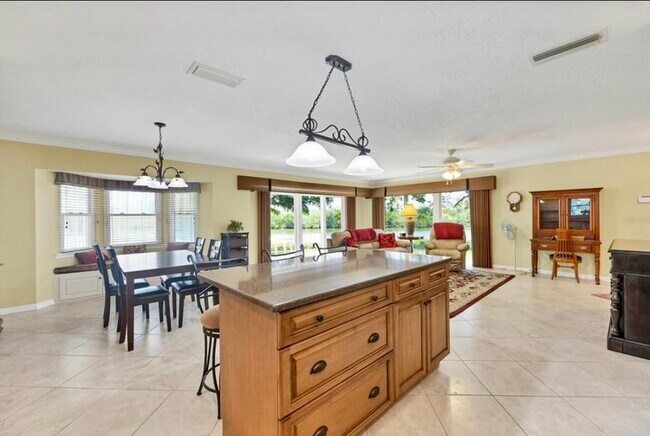 Foto del edificio - 4849 Mt Vernon Dr