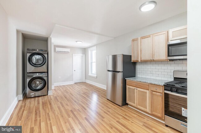 Foto del edificio - 5709 Springfield Ave