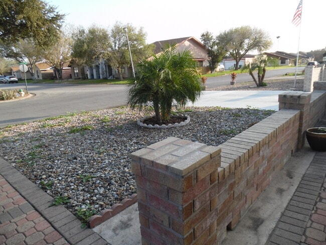 Building Photo - 2602 Ashley Dr