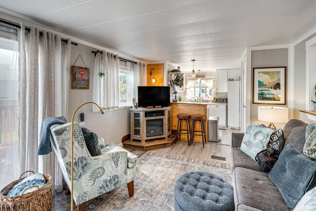 Foto del edificio - 4876 Railroad Ave