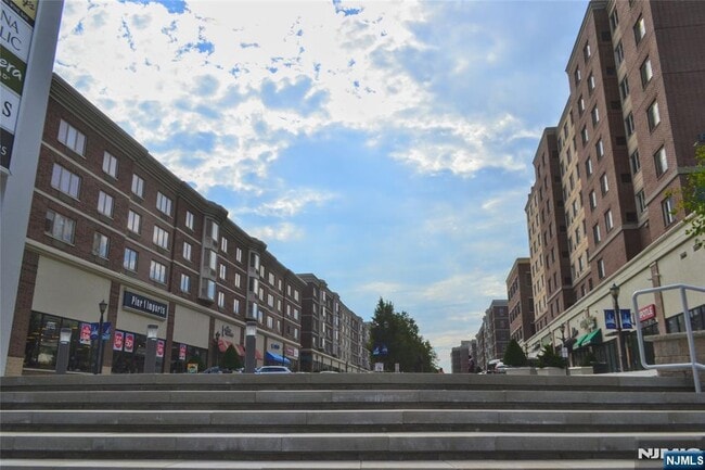 Building Photo - 3110 City