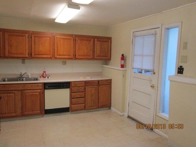 Foto del edificio - 780 Kilmer St