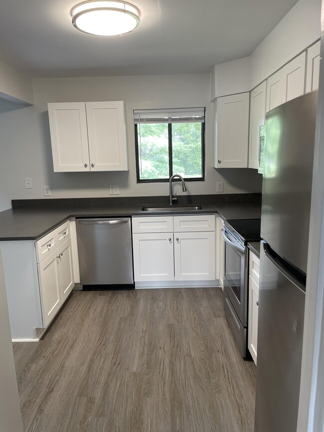 Building Photo - 159 Harvest Dr