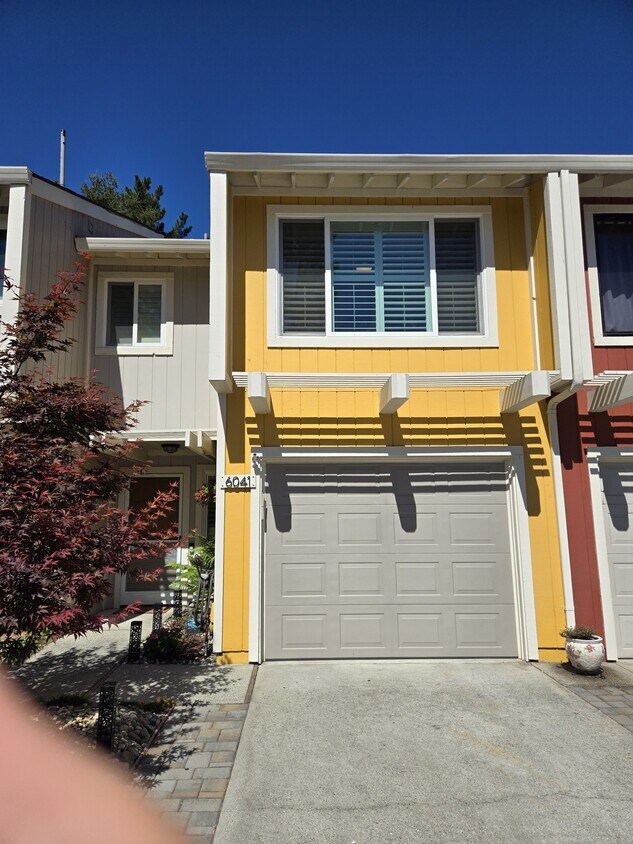 Primary Photo - 6041 Scotts Valley Dr