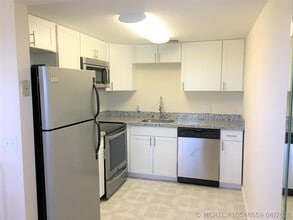 Building Photo - 551 SW 135th Ave