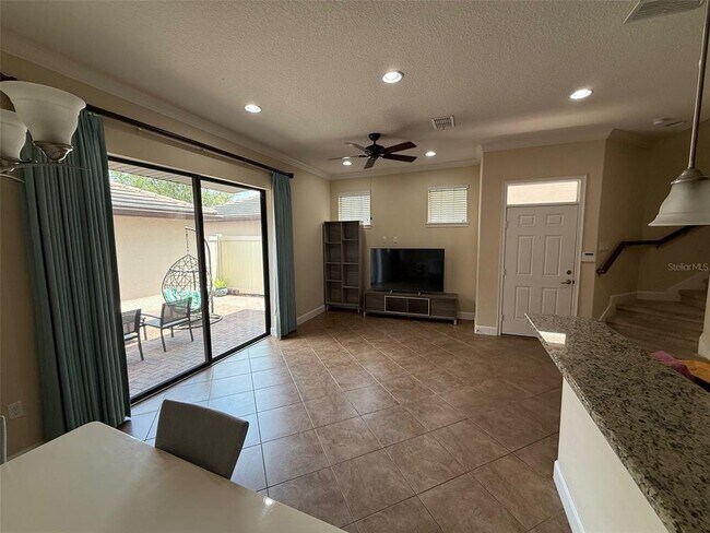 Foto del edificio - 10631 Village Lake Rd