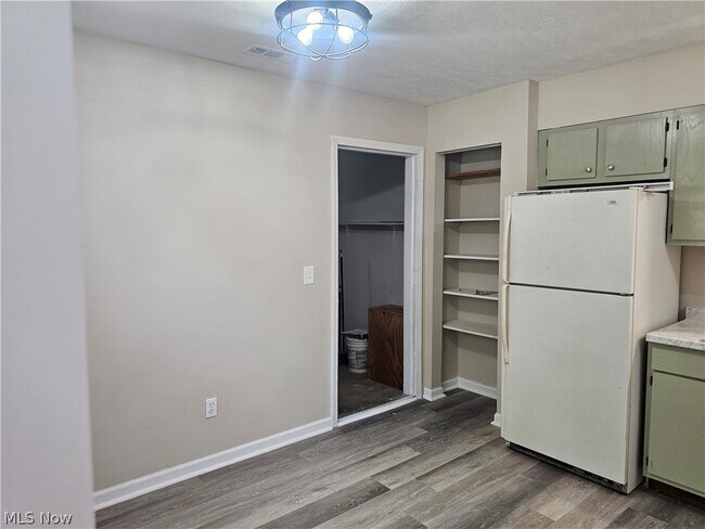 Foto del edificio - 14742 Hillcrest Ave