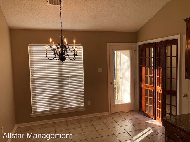 Building Photo - 3 br, 2 bath House - 1141 McGowan Dr