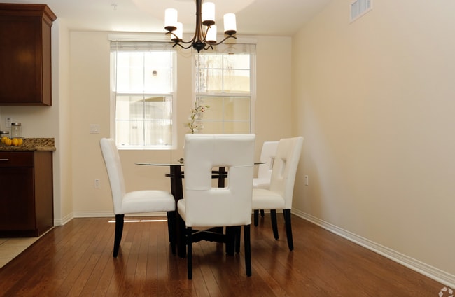 Interior Photo - La Providencia