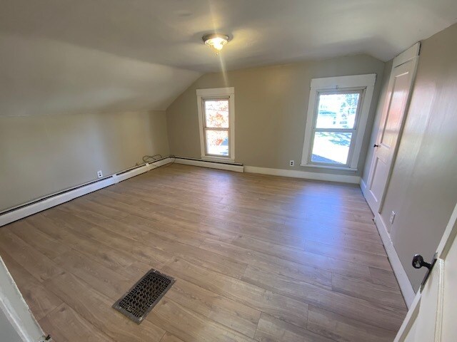 Building Photo - 275 Morgan St